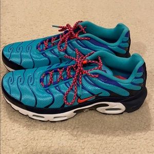 Nike tn air new MSRP$160